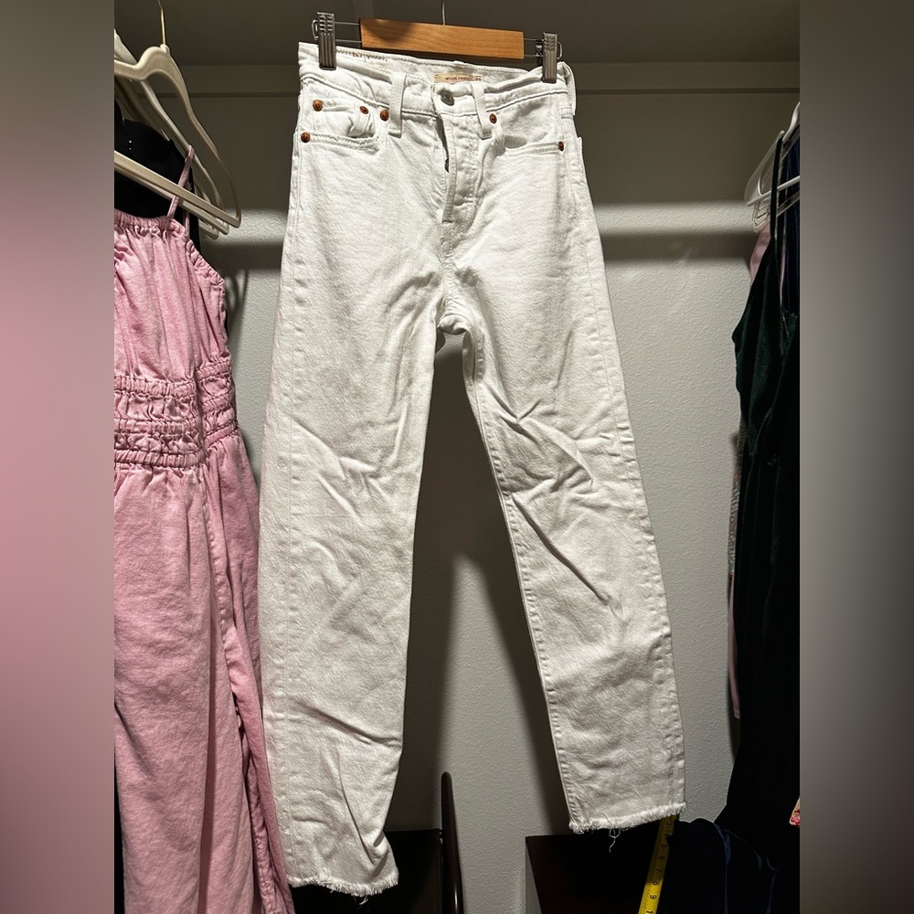Levi’s Wedgie (Short)